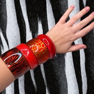 Deadstock Stylish Red and Orange Bangle Set